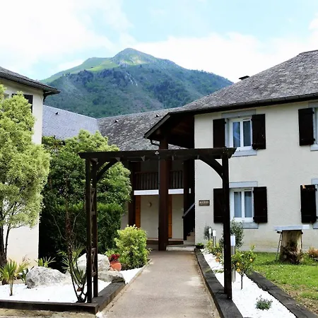 De La Vallee D'ossau Penzion Izest