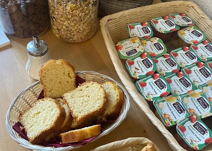 De La Vallee D'ossau Han/Misafirhane 3*